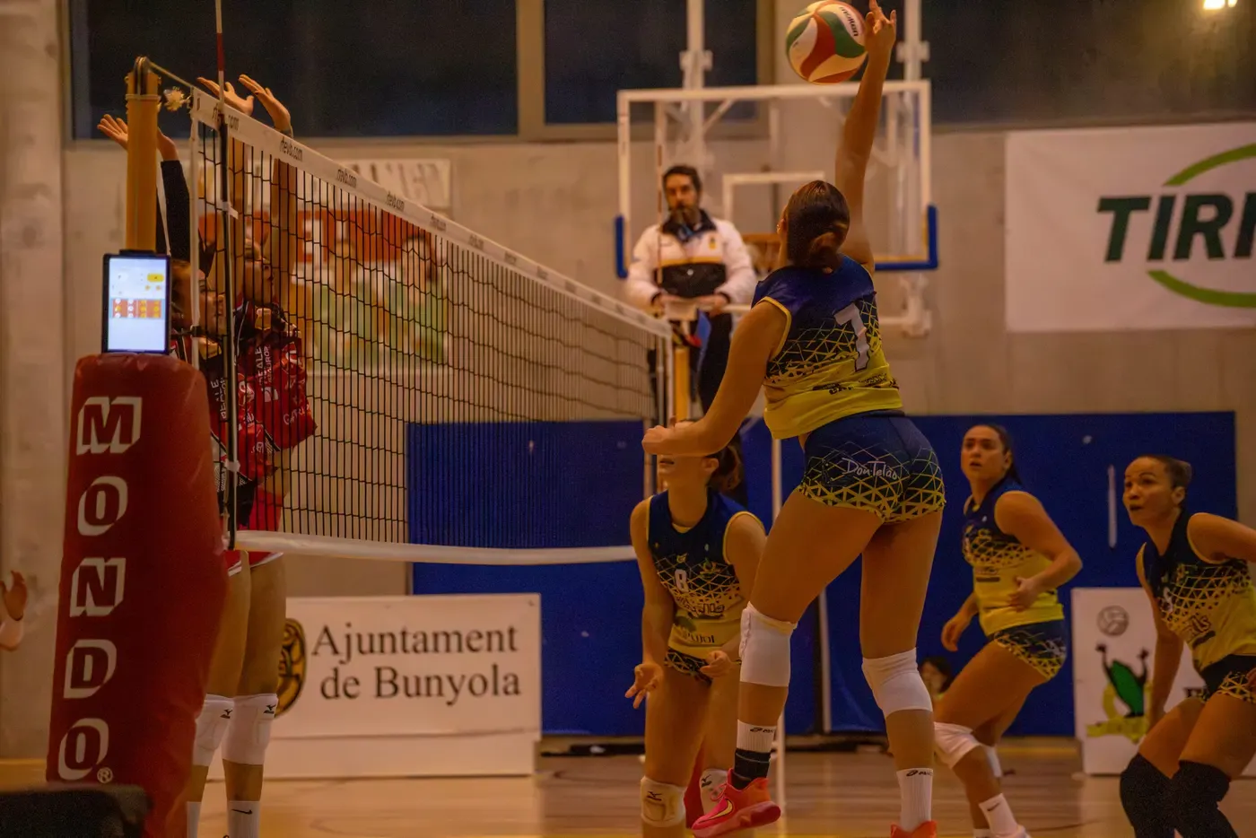 Irene a la xarxa en un partit de Primera Nacional
